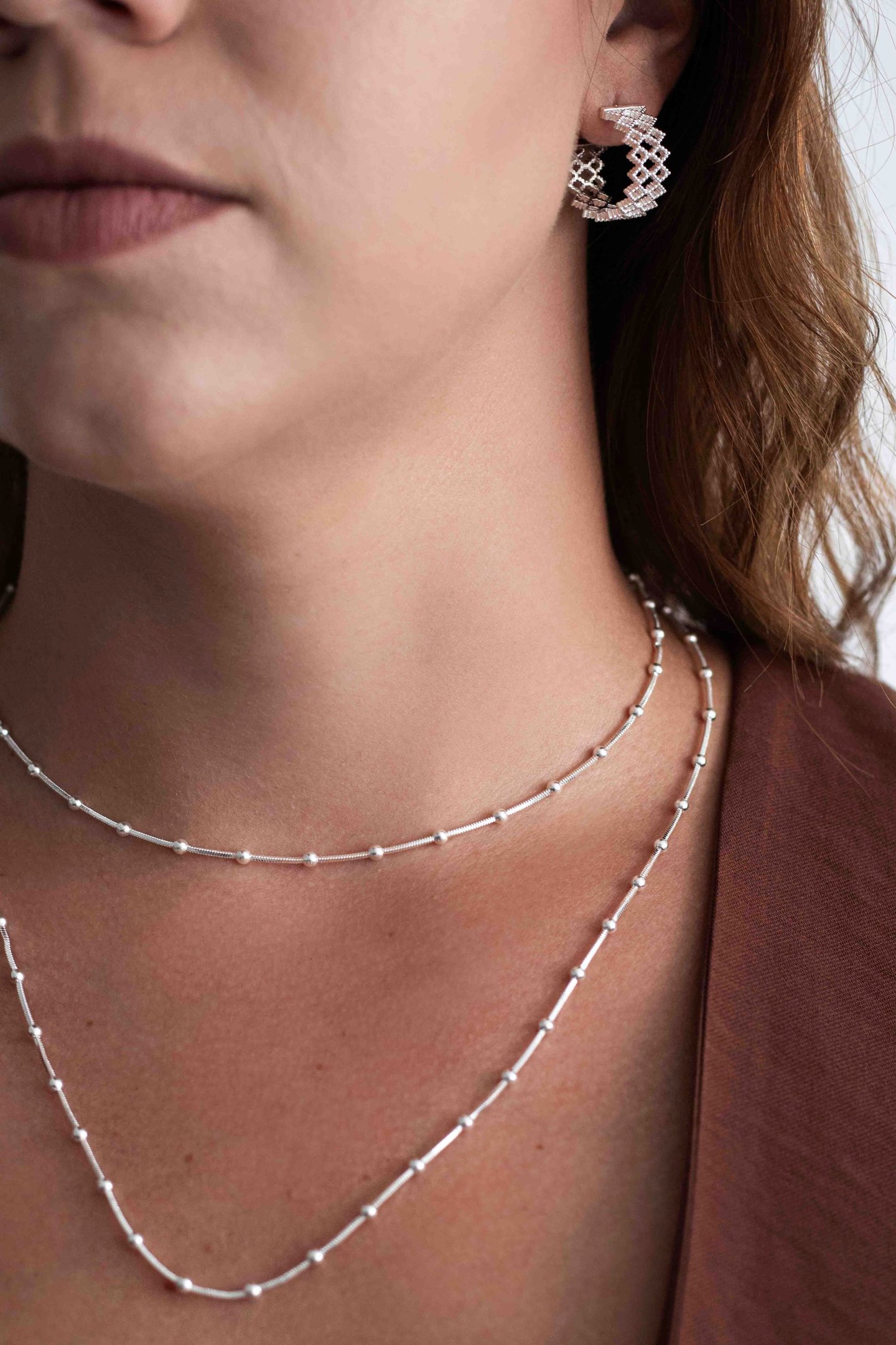 CH77 CHOKER BOLINHAS ÚNICA RETA PRATA